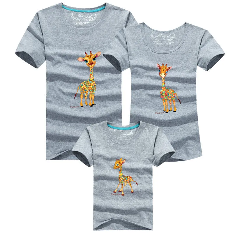 1pcs Fashion Family Look Cartoon giraffe Printed T Shirts 8 Colors Summer Family Clothes Family Matching Outfits Cartoon T-shirt