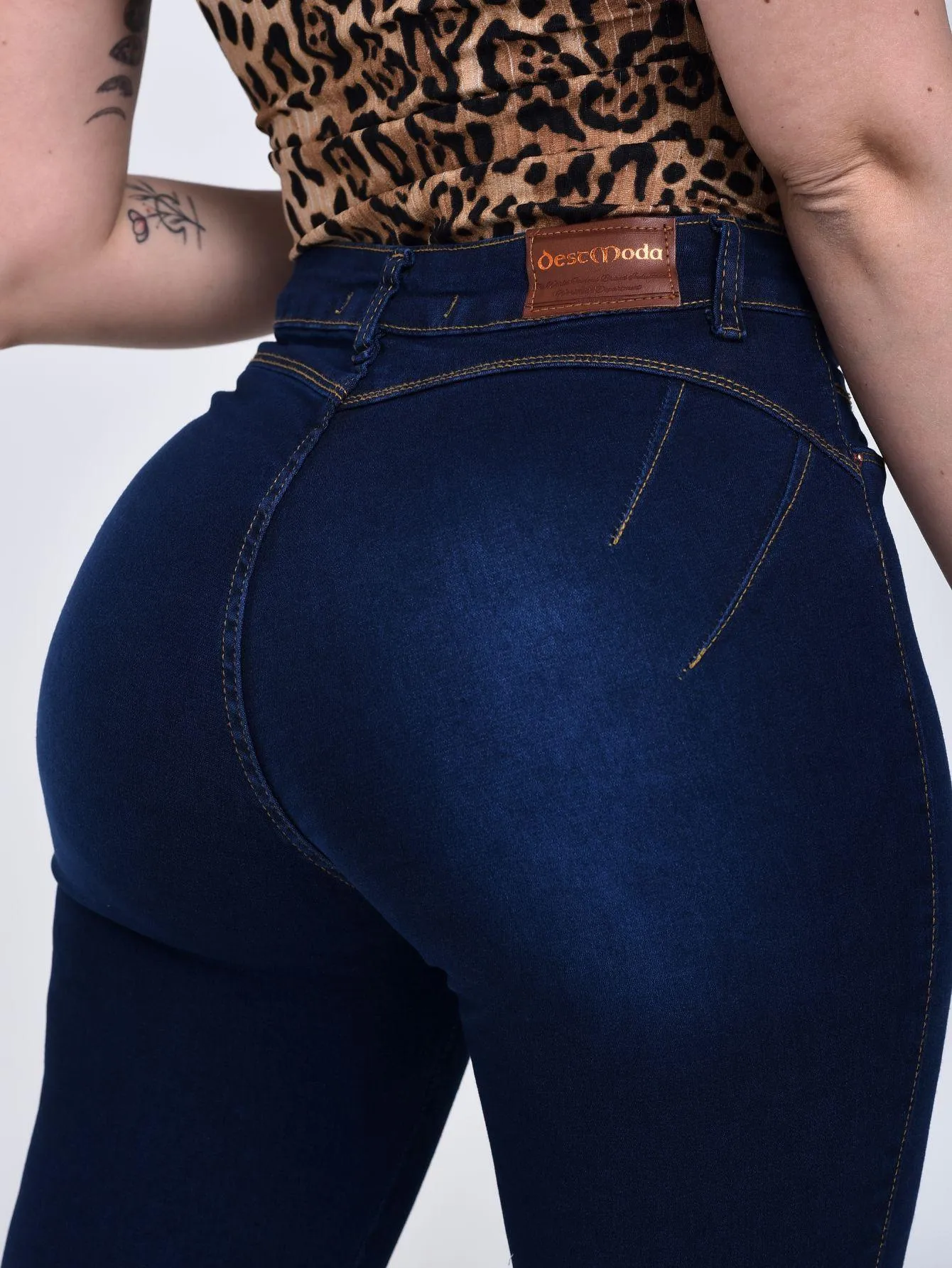 Calça Jeans Feminina Sem Bolso Levanta Bumbum Cintura Alta Com Lycra