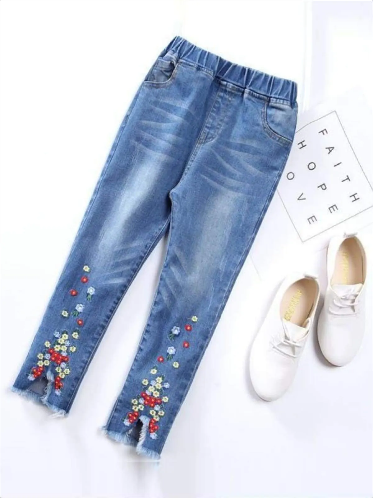 Floral Embroidered Frayed Jeans