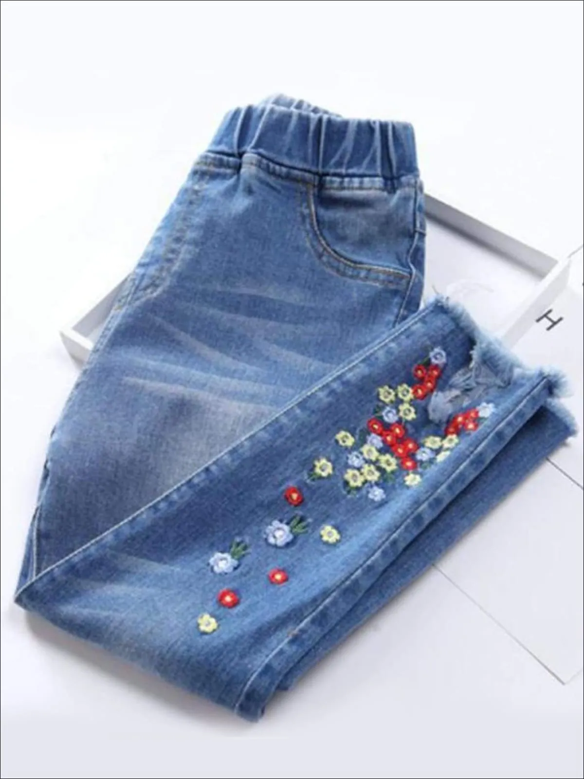 Floral Embroidered Frayed Jeans