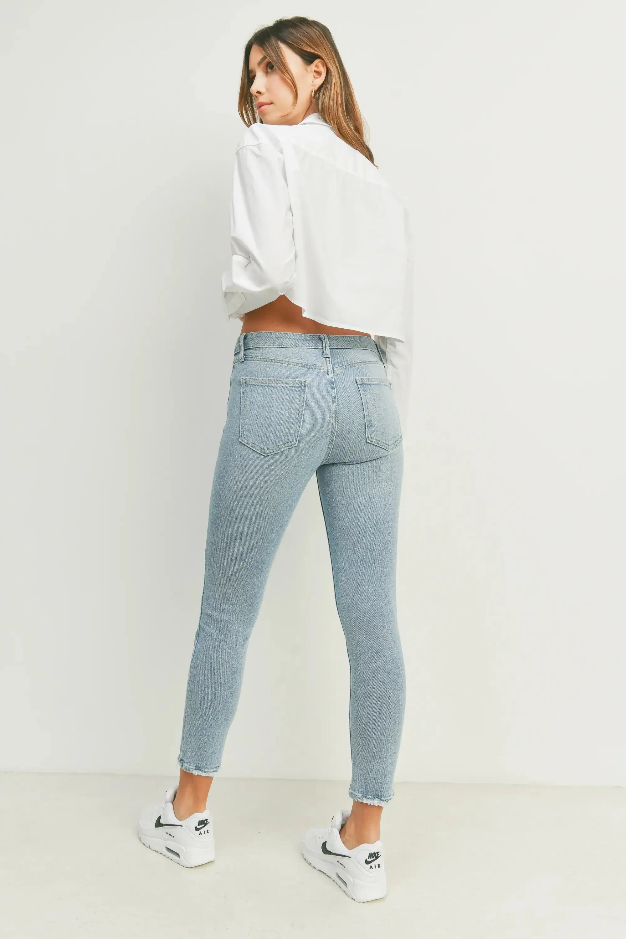 THE HR ESSENTIAL SKINNY DENIM